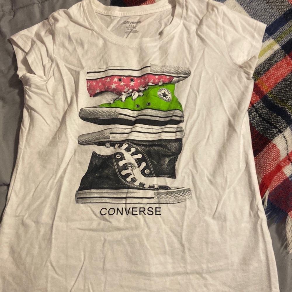 youth white tee